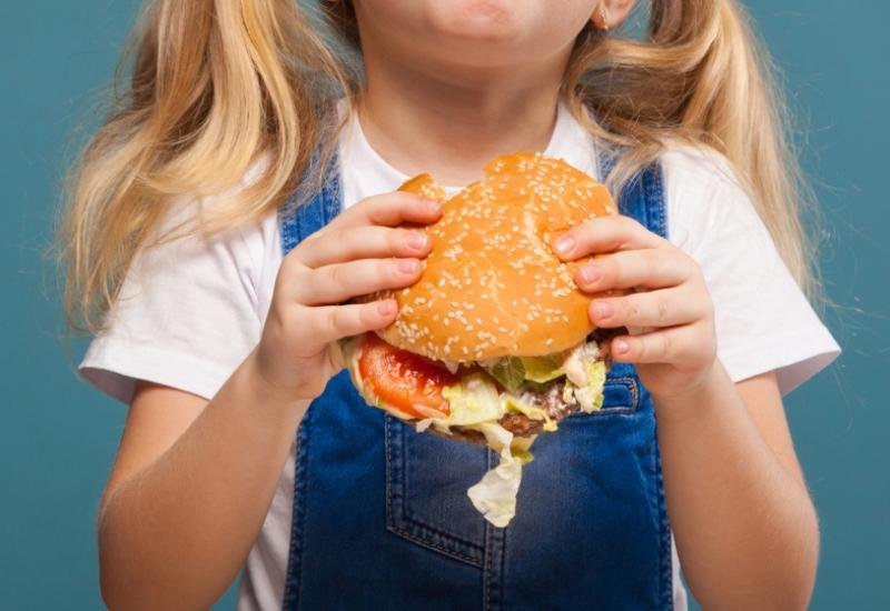 Ova zemlja zabranjuje reklamiranje nezdravih proizvoda djeci